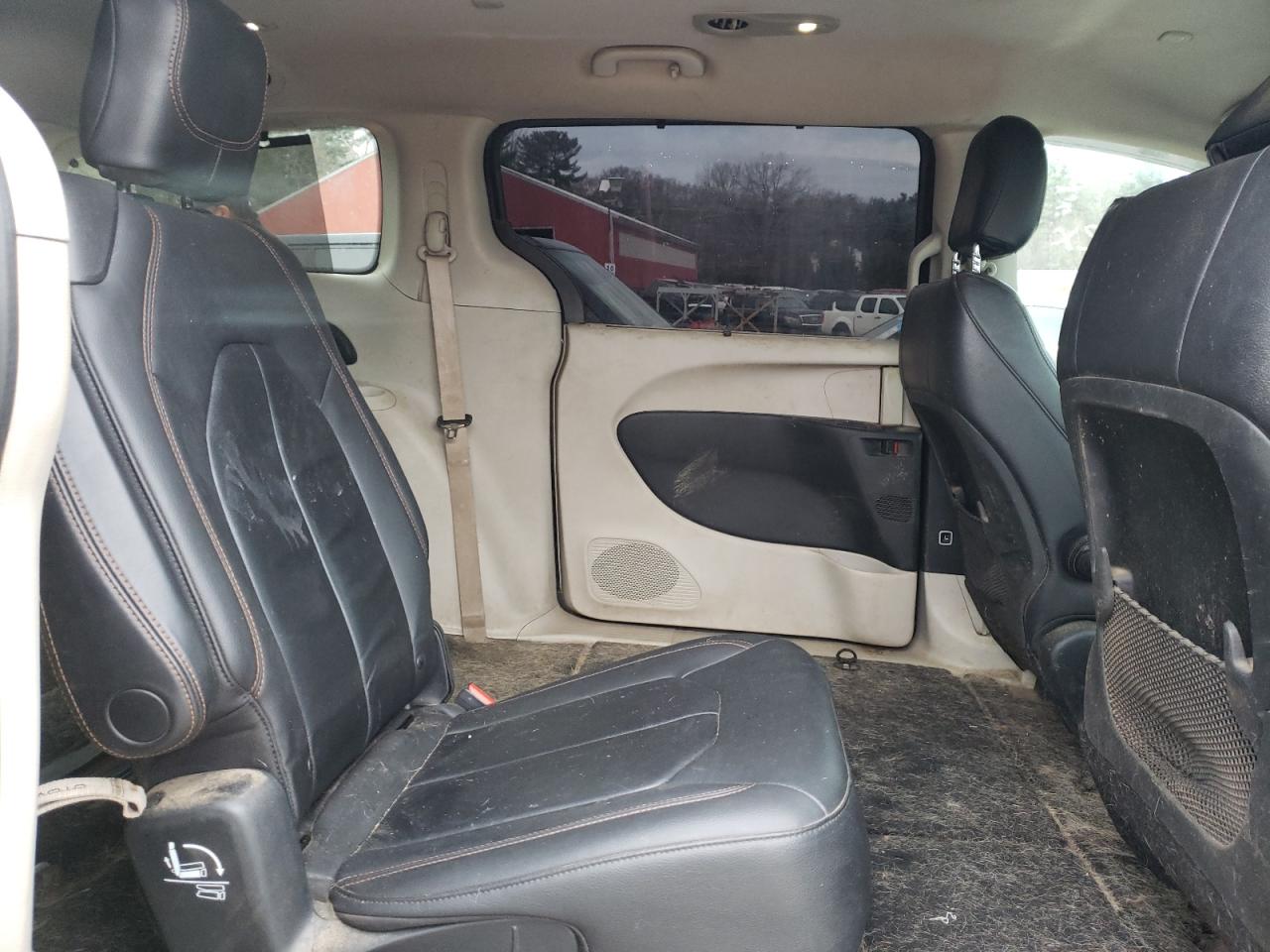 Photo 6 from auction – 2017 CHRYSLER PACIFICA T with VIN 2C4RC1BG0HR745170