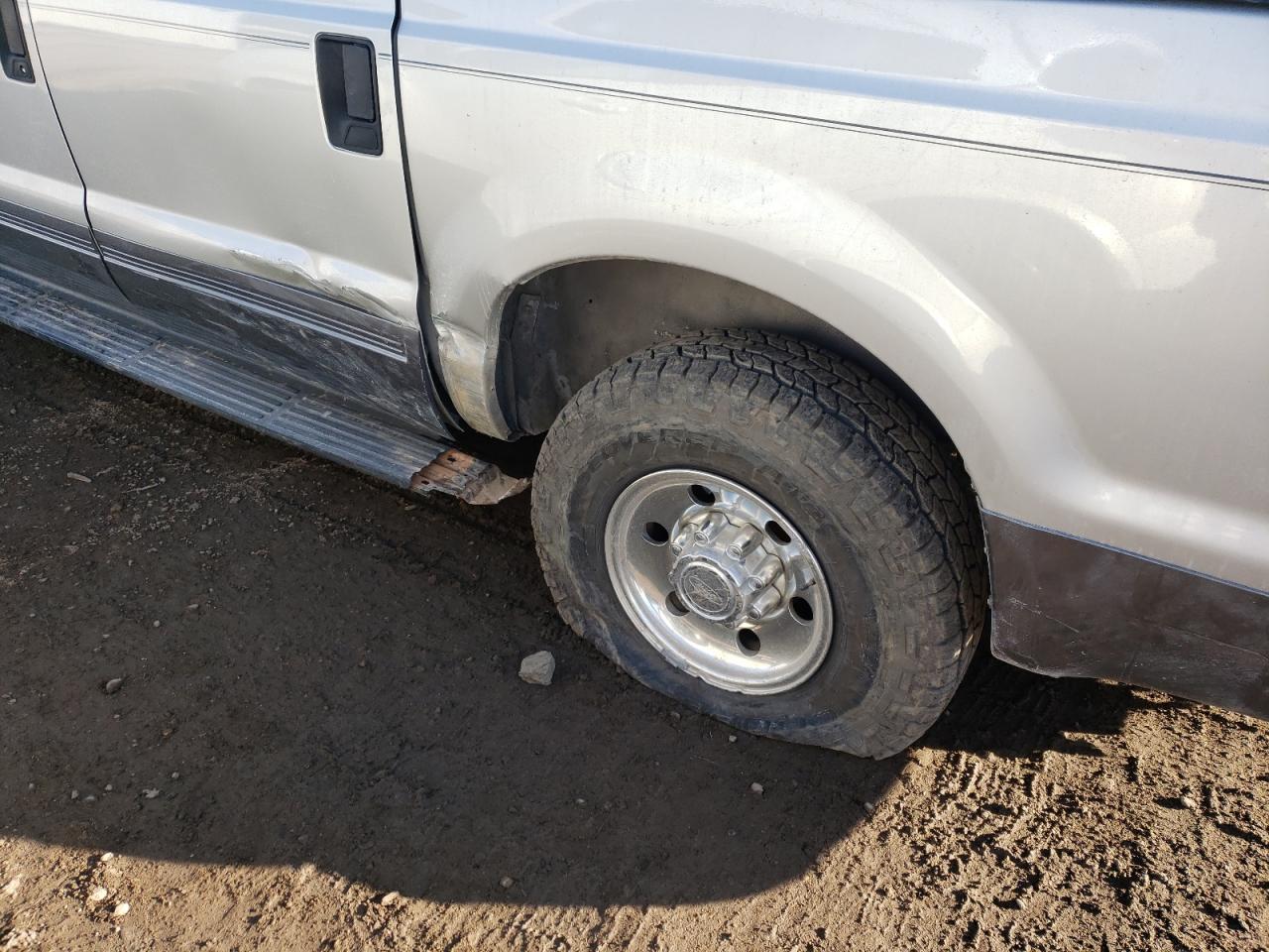 Photo 9 from auction – 2005 FORD EXCURSION with VIN 1FMSU41P25EB69328