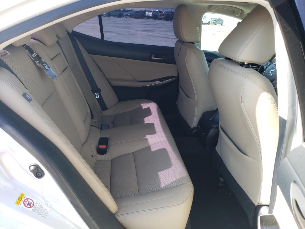 Photo 6 from auction – 2017 LEXUS IS 200T with VIN JTHBA1D23H5049276