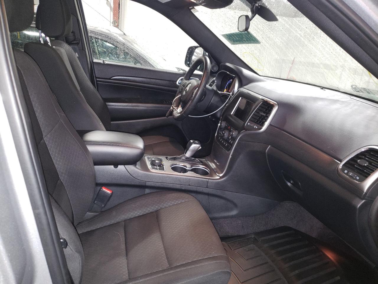 Photo 5 from auction – 2018 JEEP GRAND CHER with VIN 1C4RJFAG2JC338356