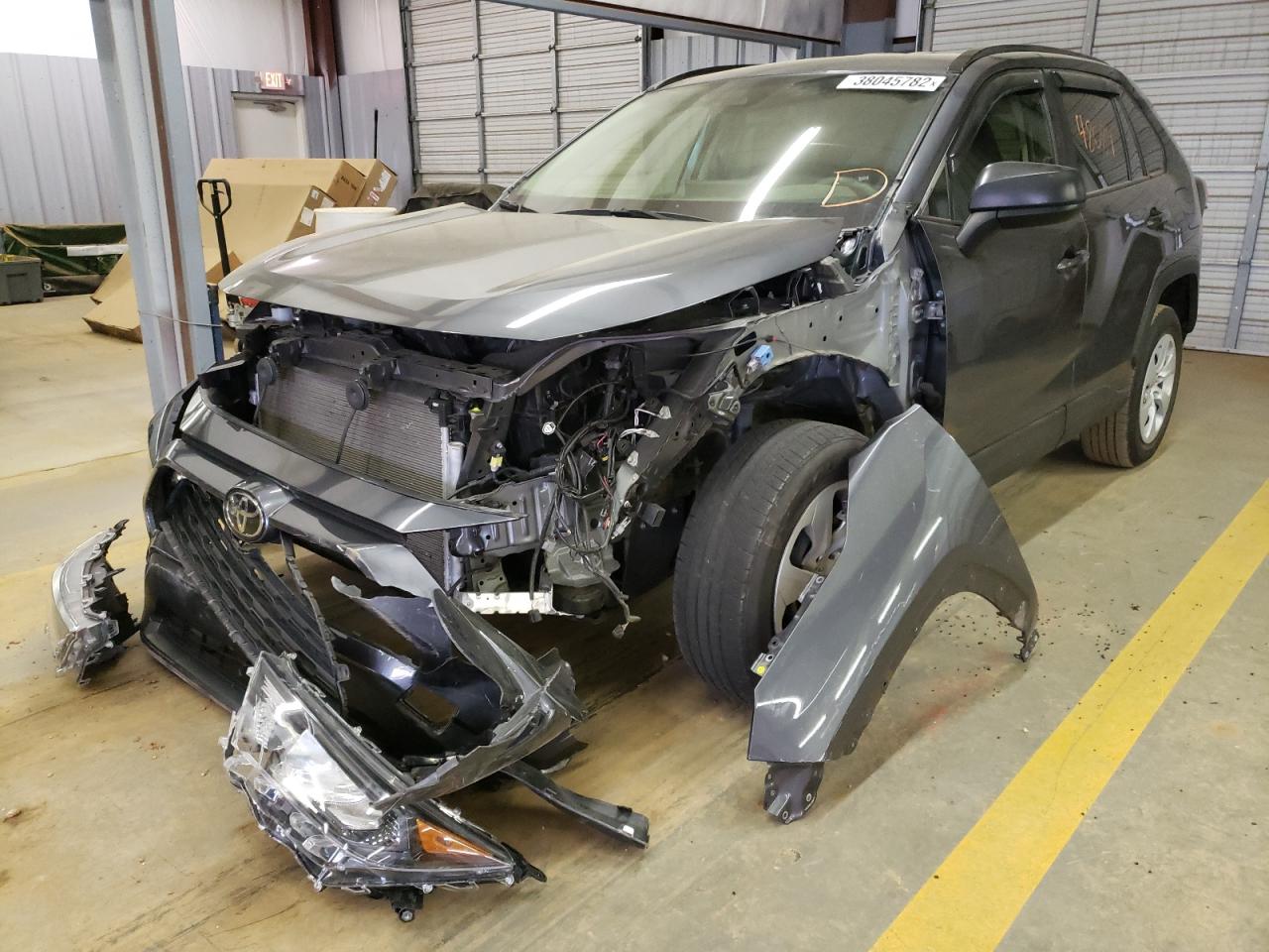Photo 2 from auction – 2019 TOYOTA RAV4 LE with VIN JTMF1RFV5KD009402