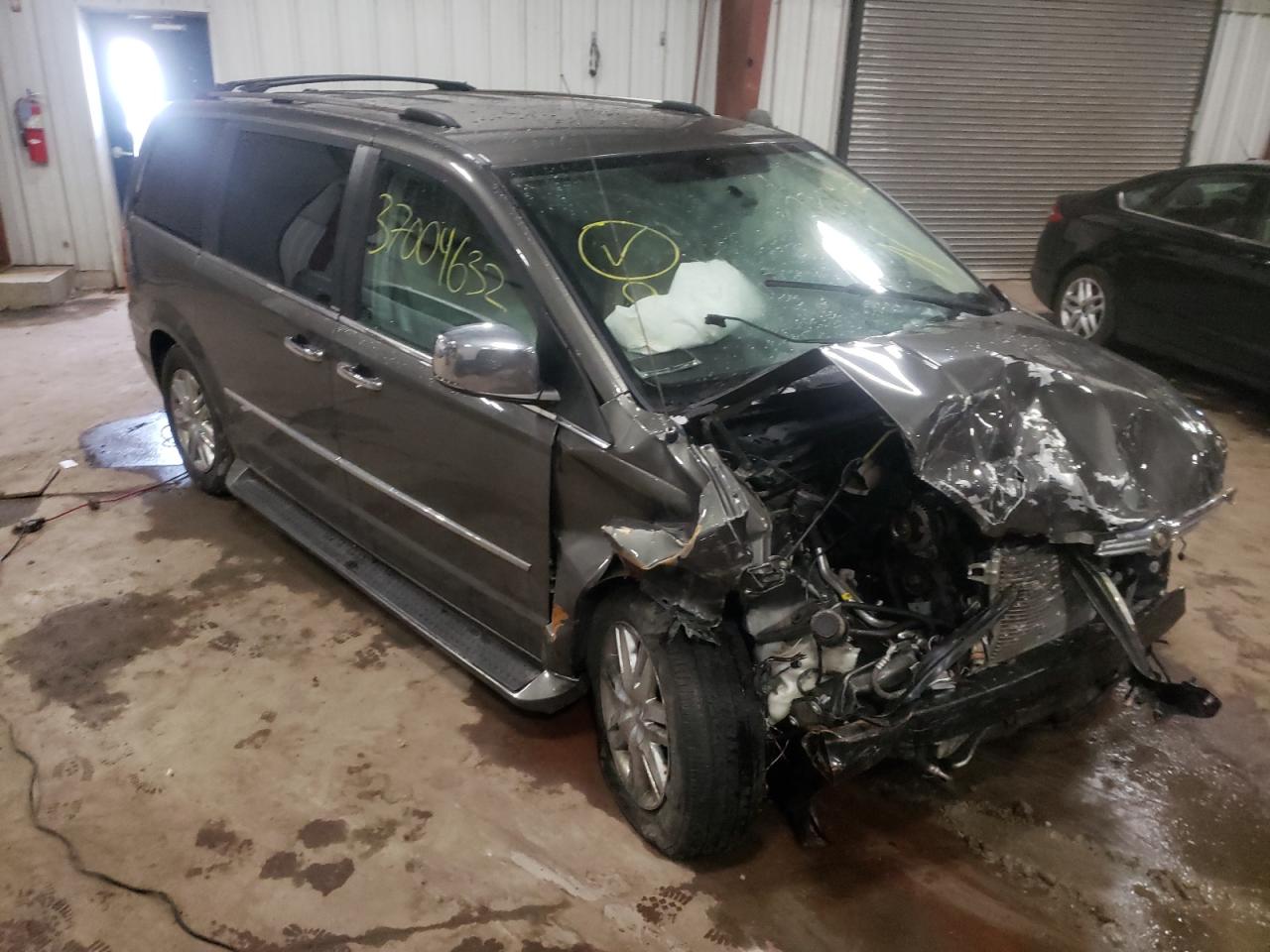 CHRYSLER TOWN & COU 2010 with VIN 2A4RR7DXXAR376803 - Photo from auction