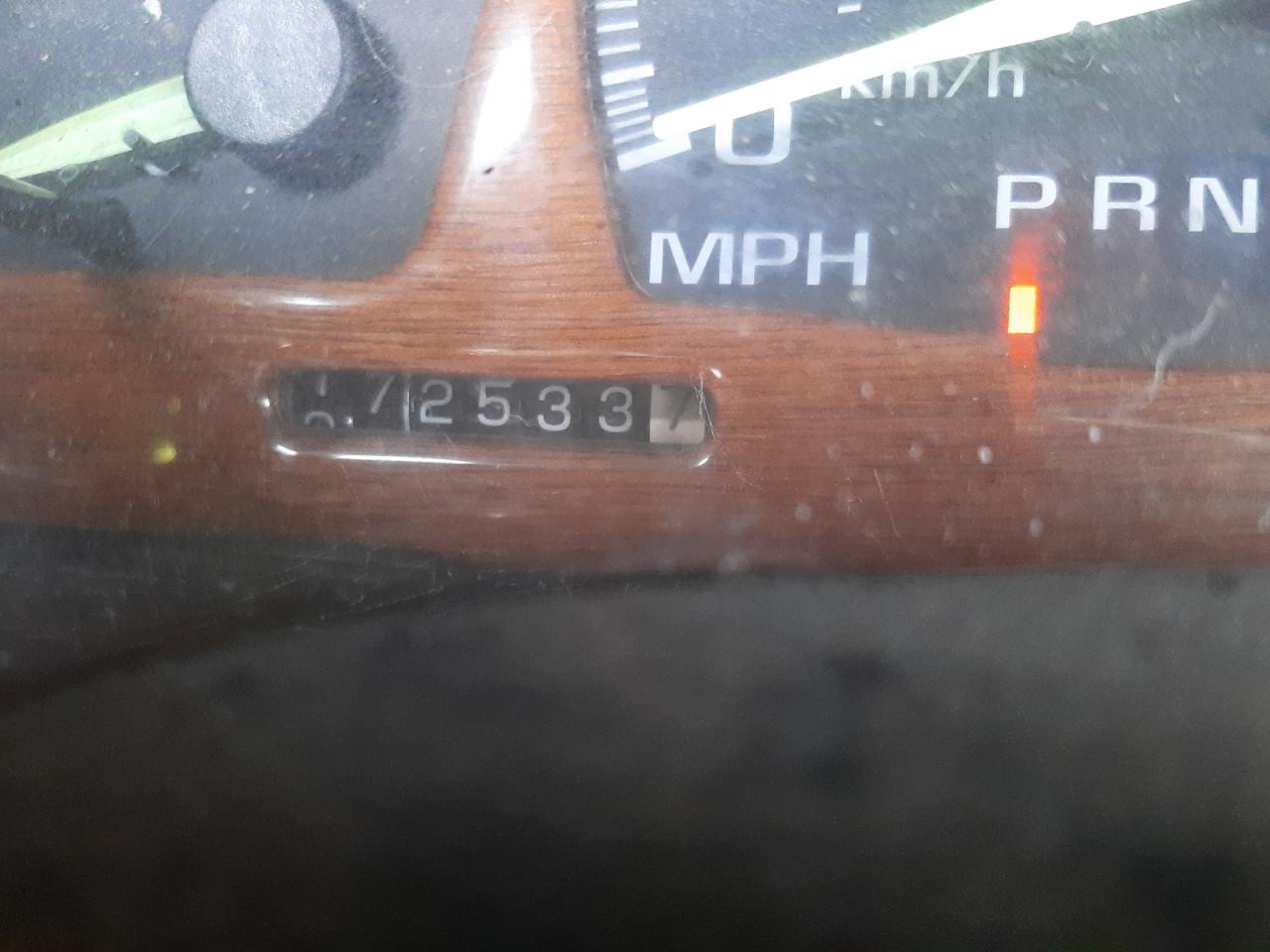 Photo 8 from auction – 1995 GMC SUBURBAN C with VIN 1GDGC26N3SJ712659