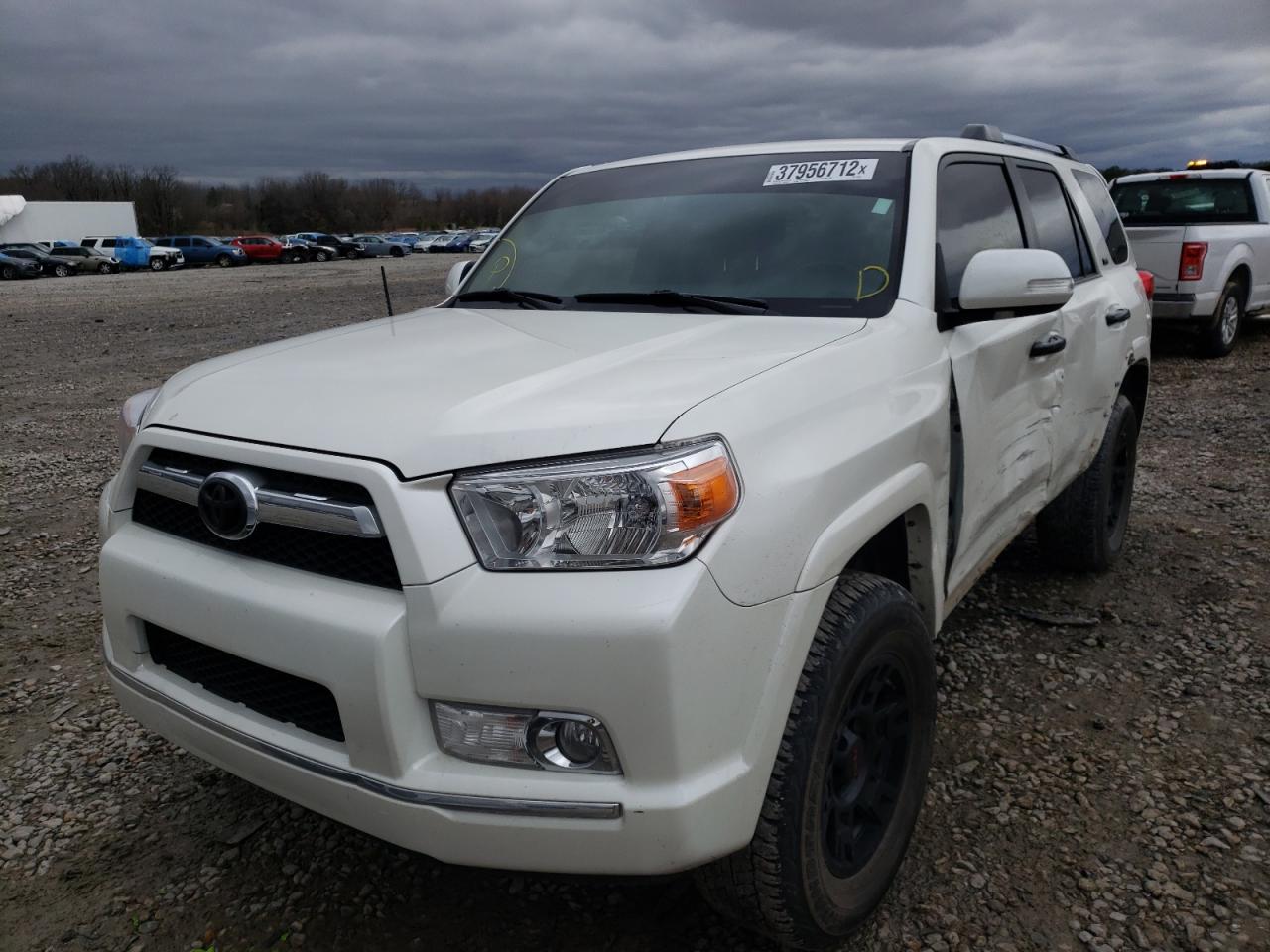 Photo 2 from auction – 2011 TOYOTA 4RUNNER SR with VIN JTEZU5JR3B5029063