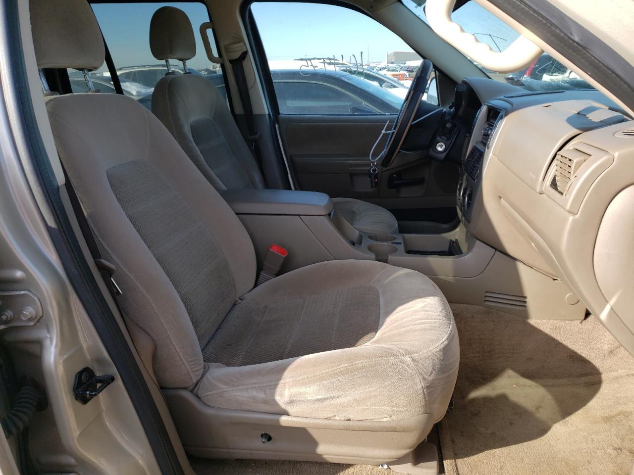 Photo 5 from auction – 2005 FORD EXPLORER X with VIN 1FMZU73K15ZA61826