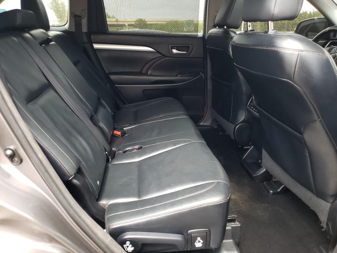 Photo 6 from auction – 2015 TOYOTA HIGHLANDER with VIN 5TDKKRFH5FS086853