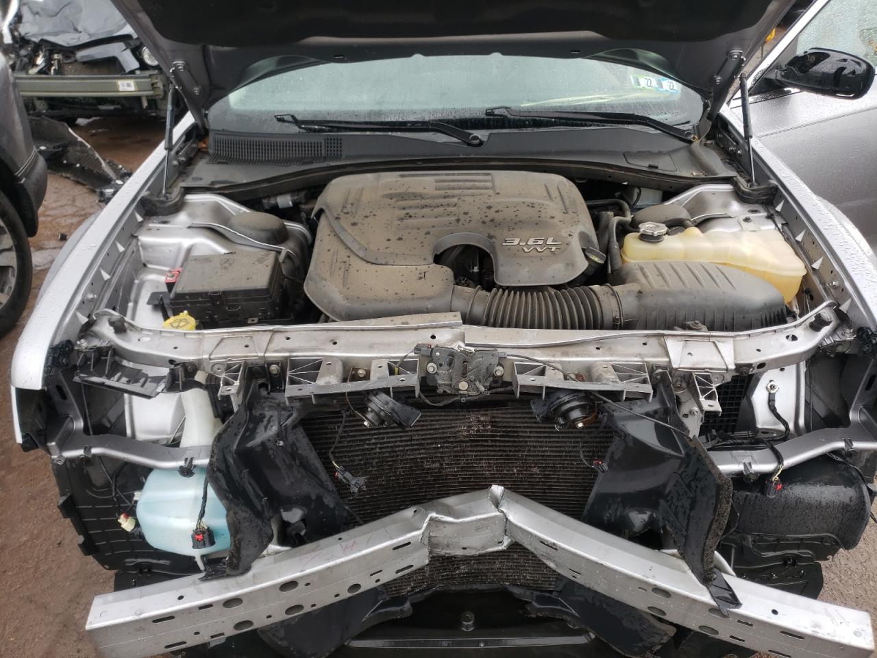 Photo 7 from auction – 2018 CHRYSLER 300 LIMITE with VIN 2C3CCAEG7JH140337