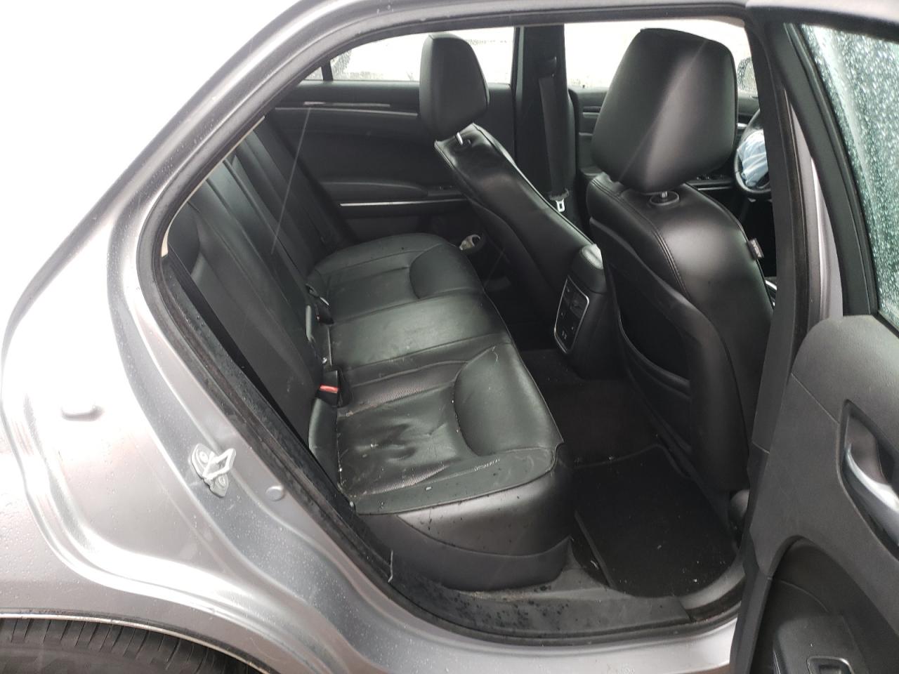 Photo 6 from auction – 2018 CHRYSLER 300 LIMITE with VIN 2C3CCAEG7JH140337