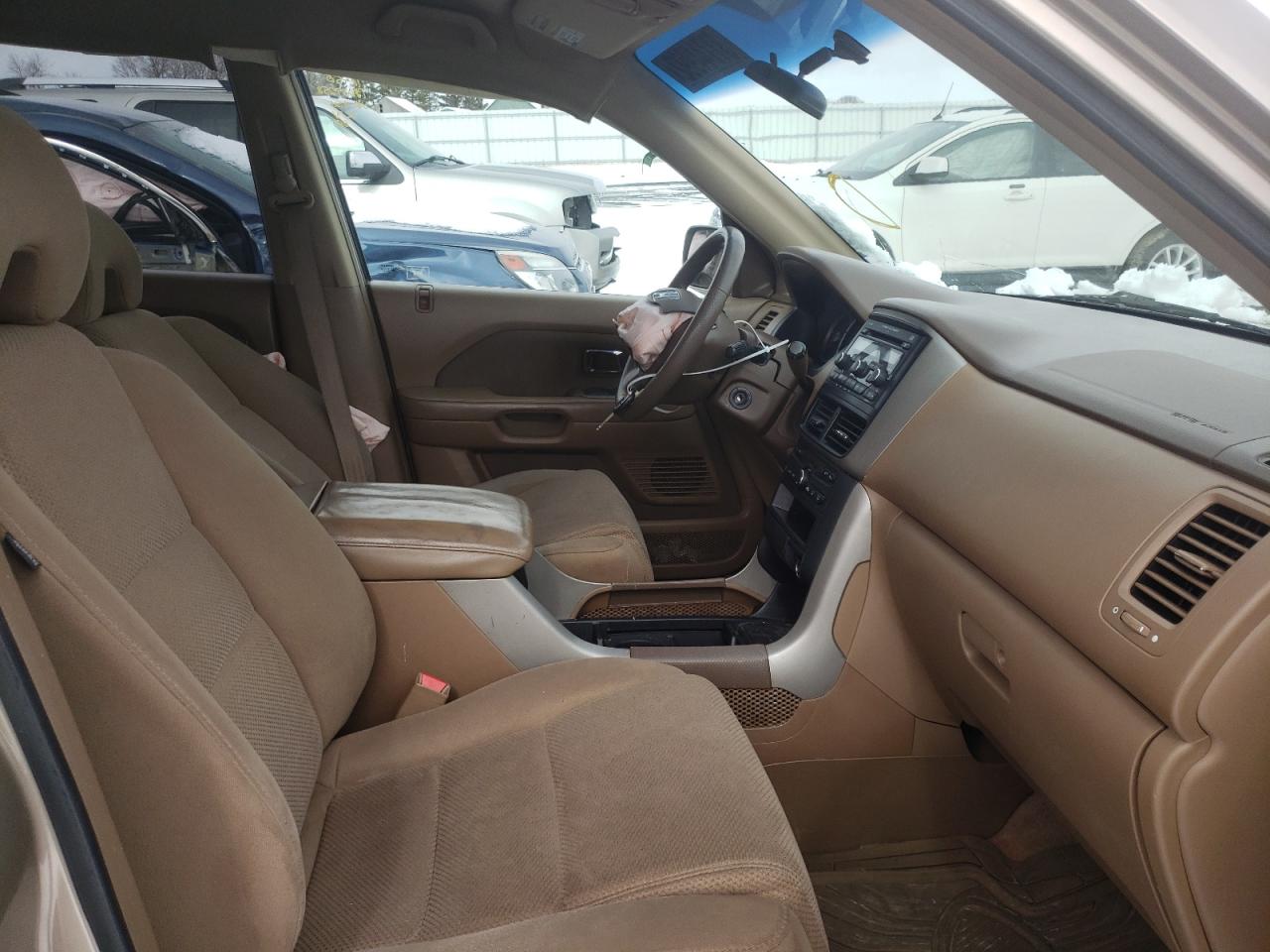 Photo 5 from auction – 2006 HONDA PILOT EX with VIN 5FNYF18456B019121
