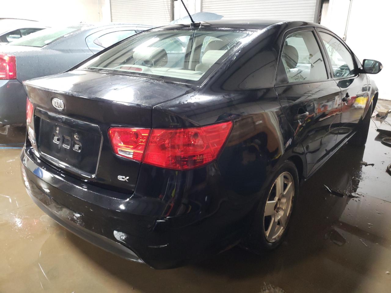 Zdjęcie 4 z aukcji – 2010 KIA FORTE EX z VIN KNAFU4A25A5285060