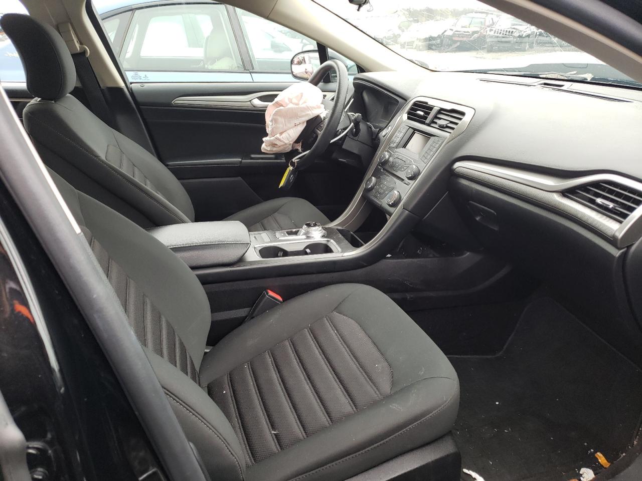 Photo 5 from auction – 2018 FORD FUSION SE with VIN 3FA6P0HD3JR256248