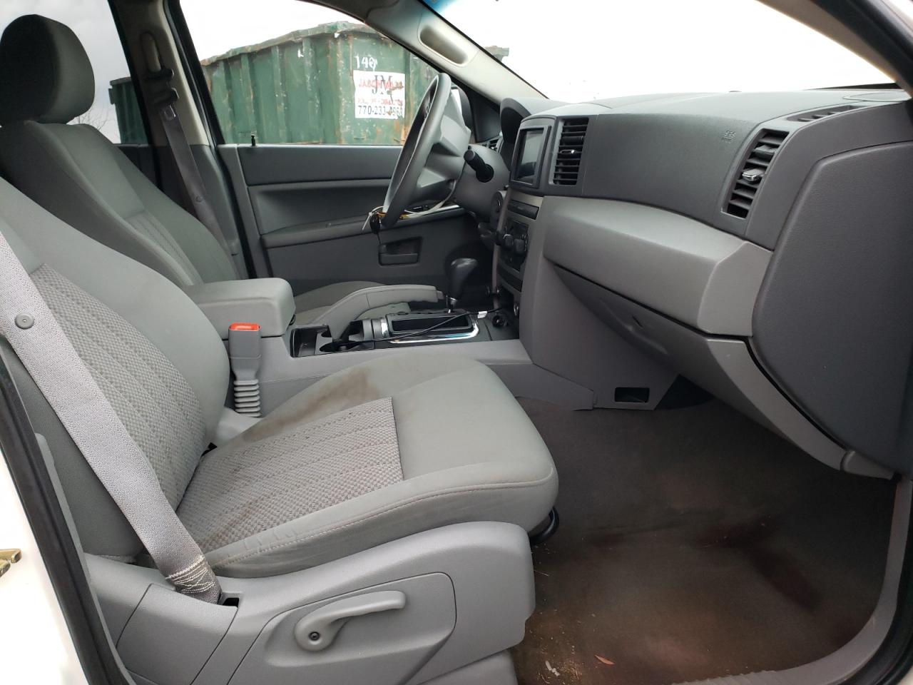 Photo 5 from auction – 2005 JEEP GRAND CHER with VIN 1J4GS48K05C582929
