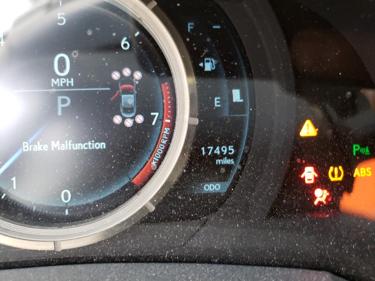 Photo 8 from auction – 2015 LEXUS RC 350 with VIN JTHHE5BC7F5003044