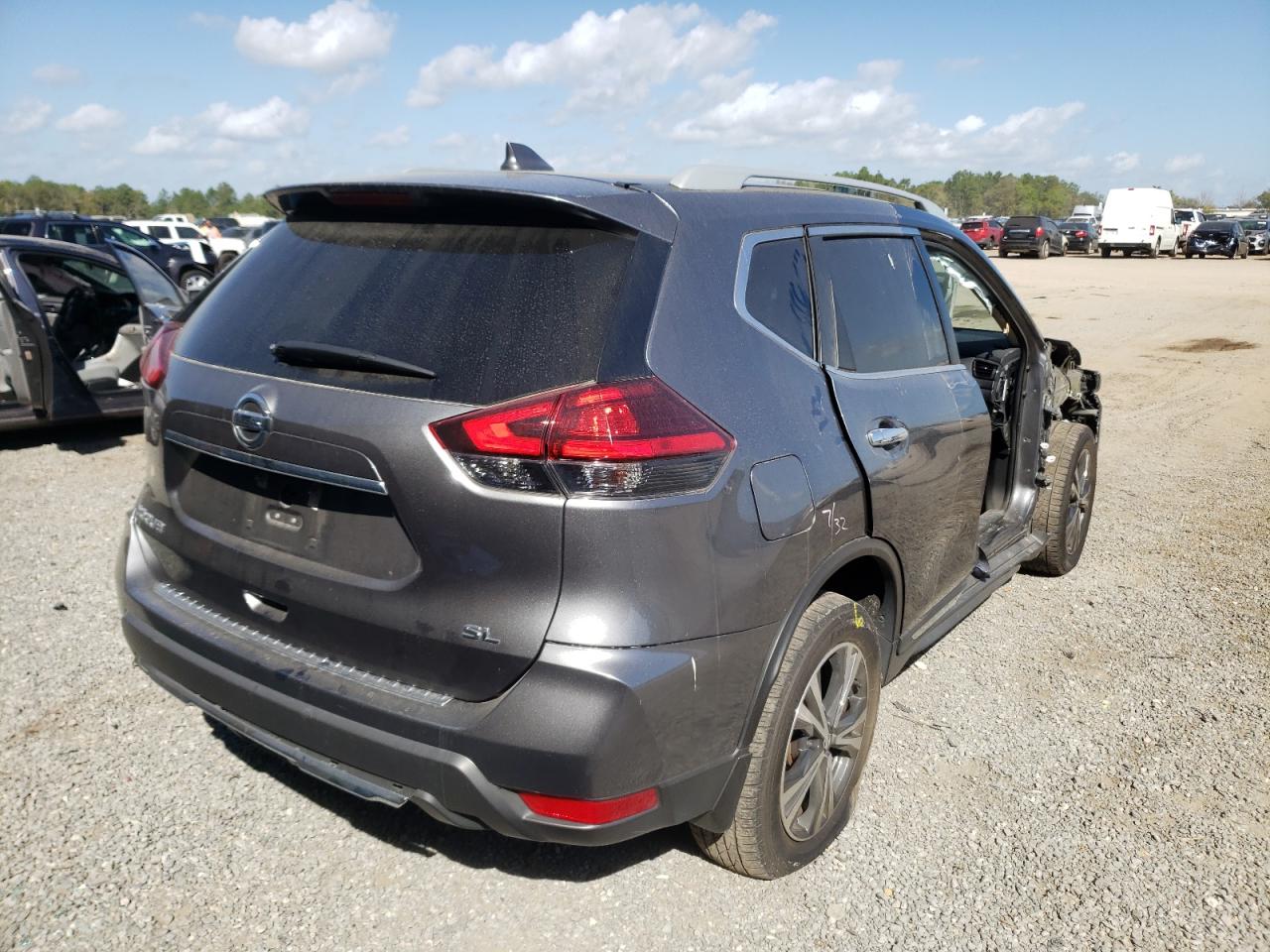 Photo 4 from auction – 2017 NISSAN ROGUE S with VIN 5N1AT2MT5HC884034