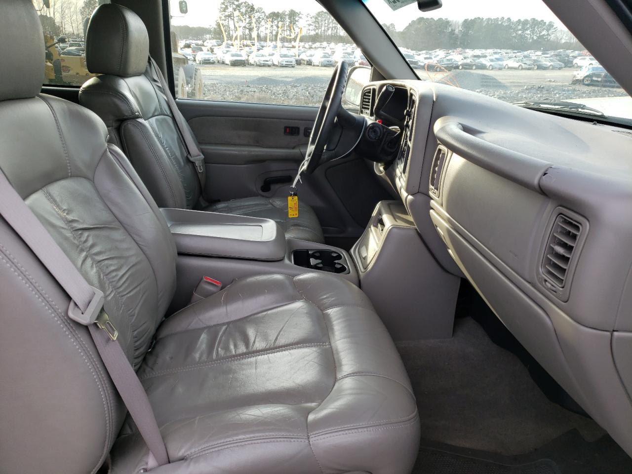 Photo 5 from auction – 2001 CHEVROLET SILVERADO with VIN 2GCEC19T611250381