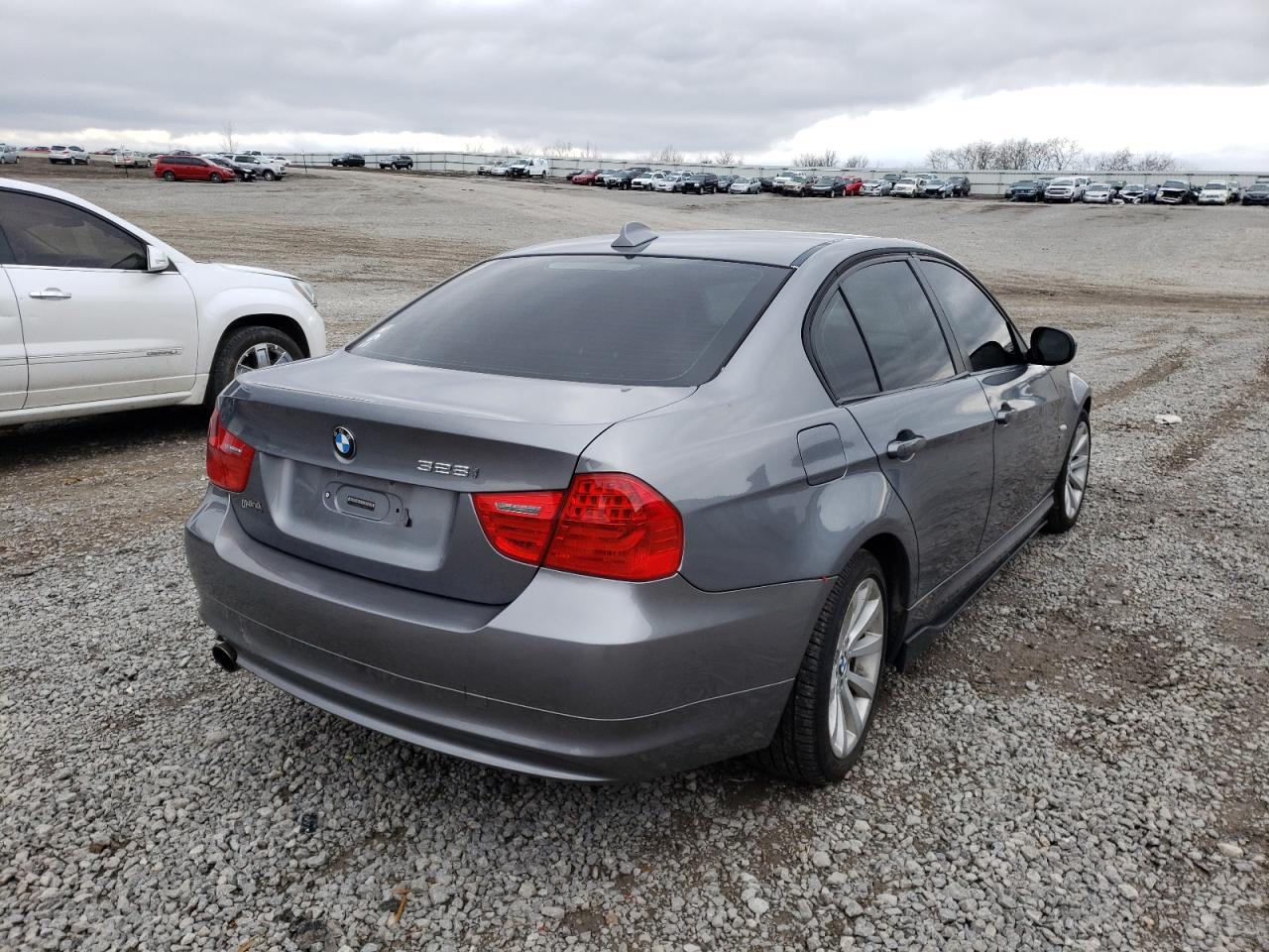 Photo 4 from auction – 2009 BMW 328 XI with VIN WBAPK73539A450027