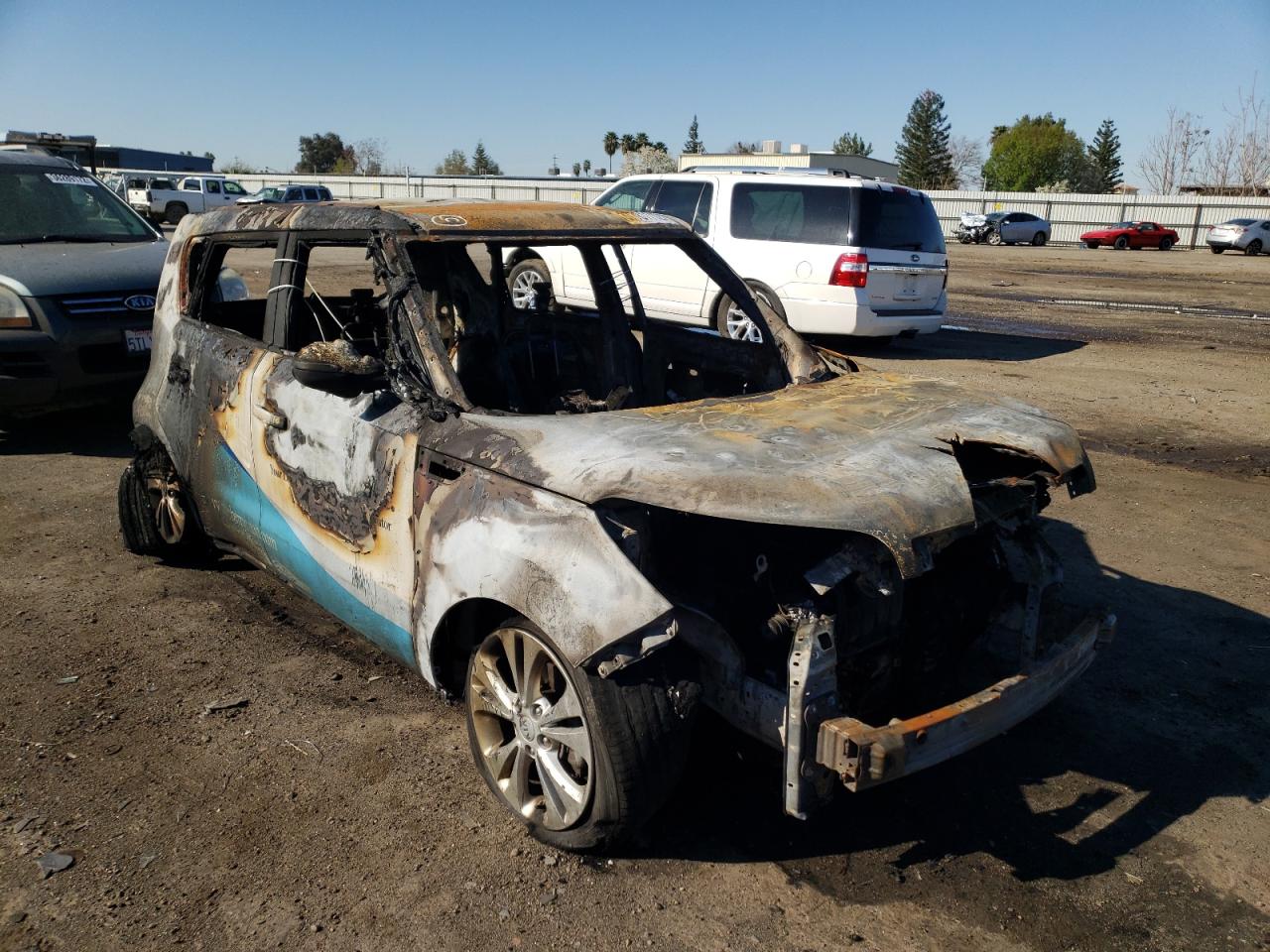 KIA SOUL + 2014 with VIN KNDJP3A51E7006545 - Photo from auction