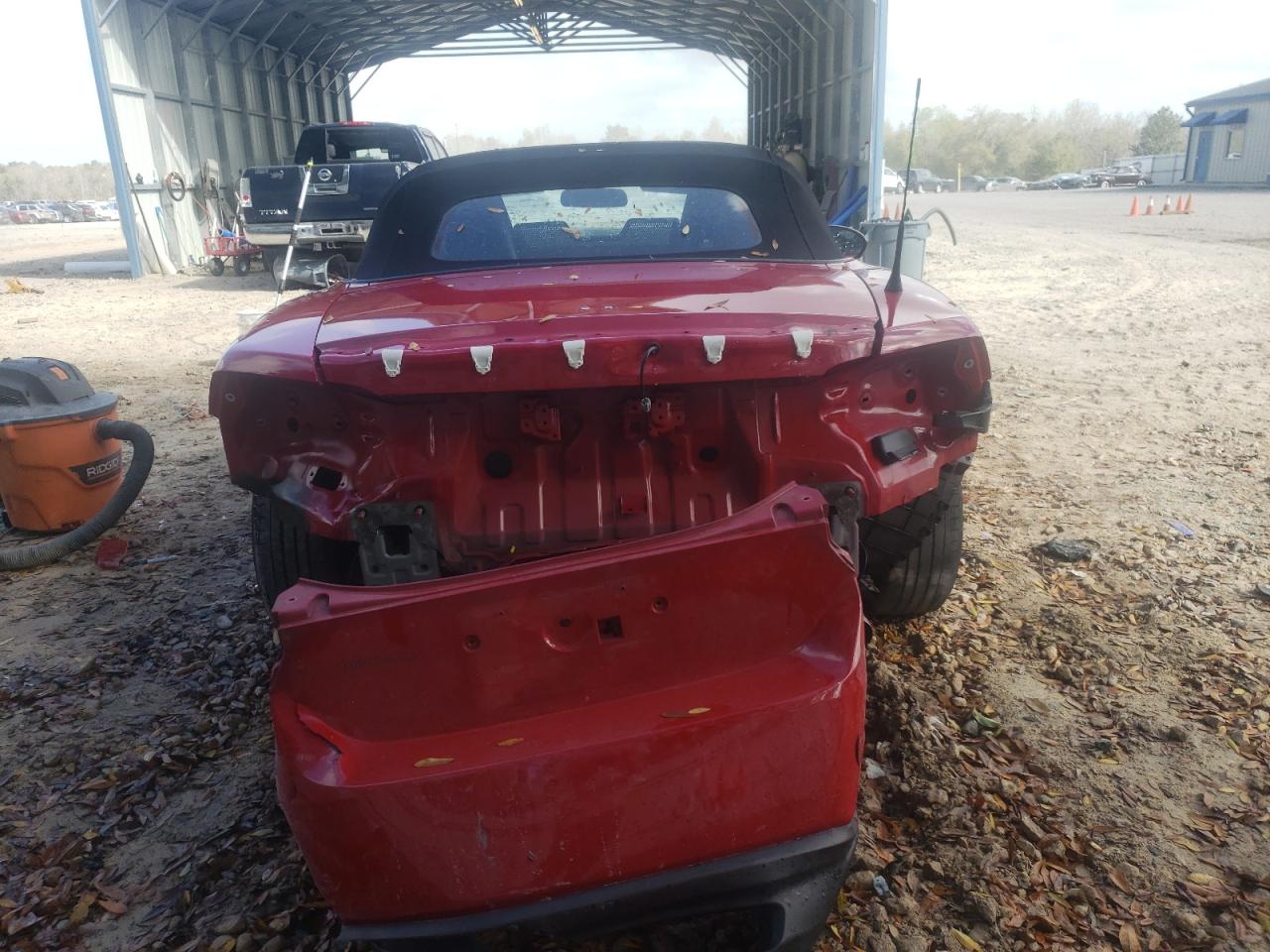 Photo 6 from auction – 2017 FIAT 124 SPIDER with VIN JC1NFAEK2H0131282