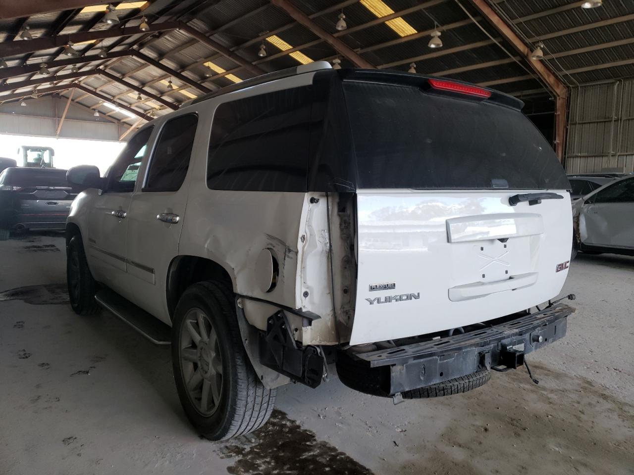 Photo 3 from auction – 2011 GMC YUKON DENA with VIN 1GKS1EEF0BR396868