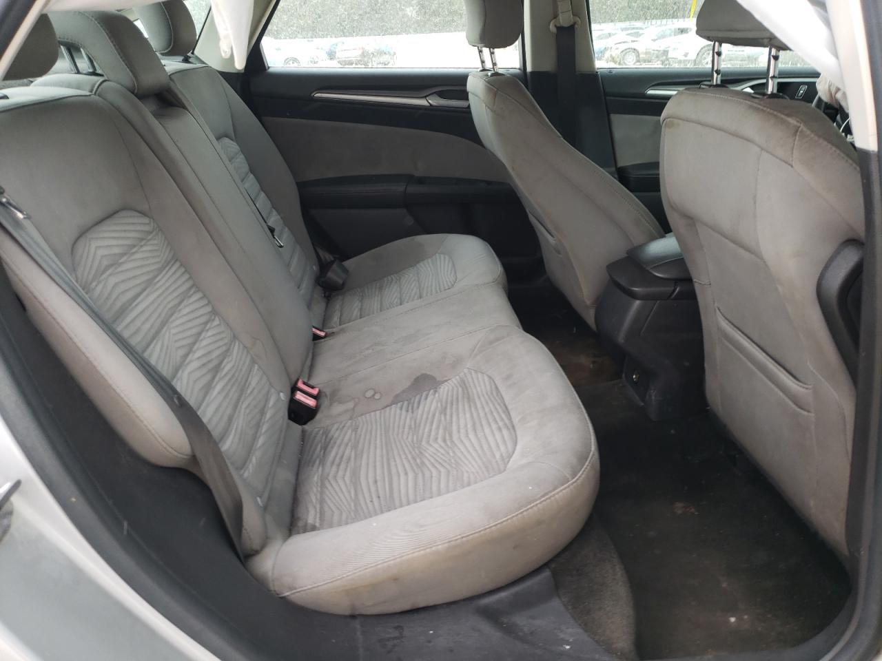 Photo 6 from auction – 2016 FORD FUSION S with VIN 3FA6P0G71GR403350