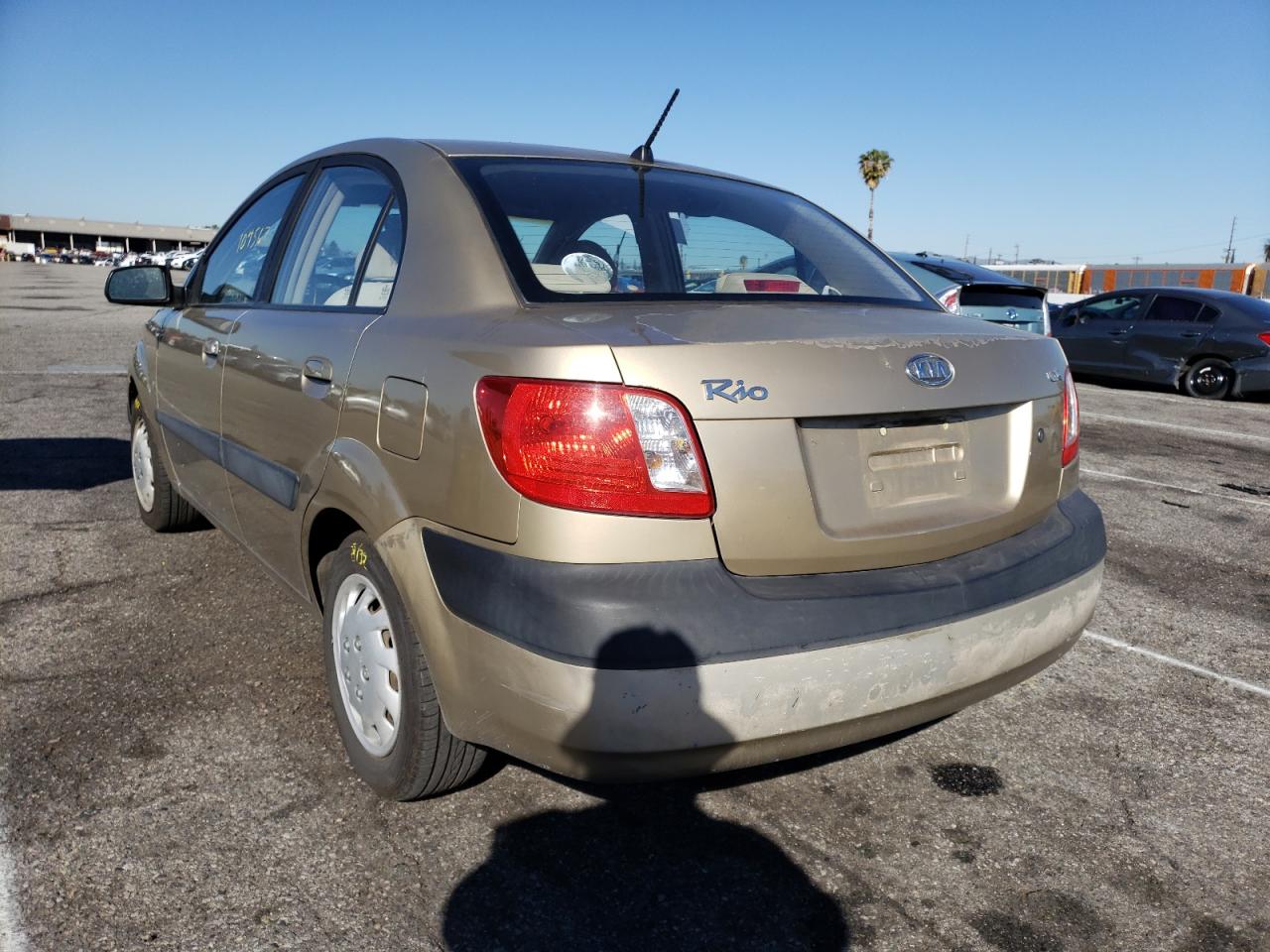 Photo 3 from auction – 2006 KIA RIO with VIN KNADE123X66101548