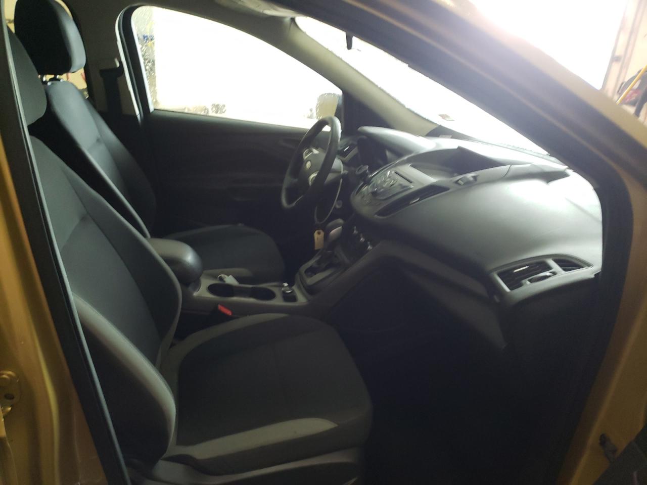 Photo 5 from auction – 2014 FORD ESCAPE S with VIN 1FMCU0F75EUC36452