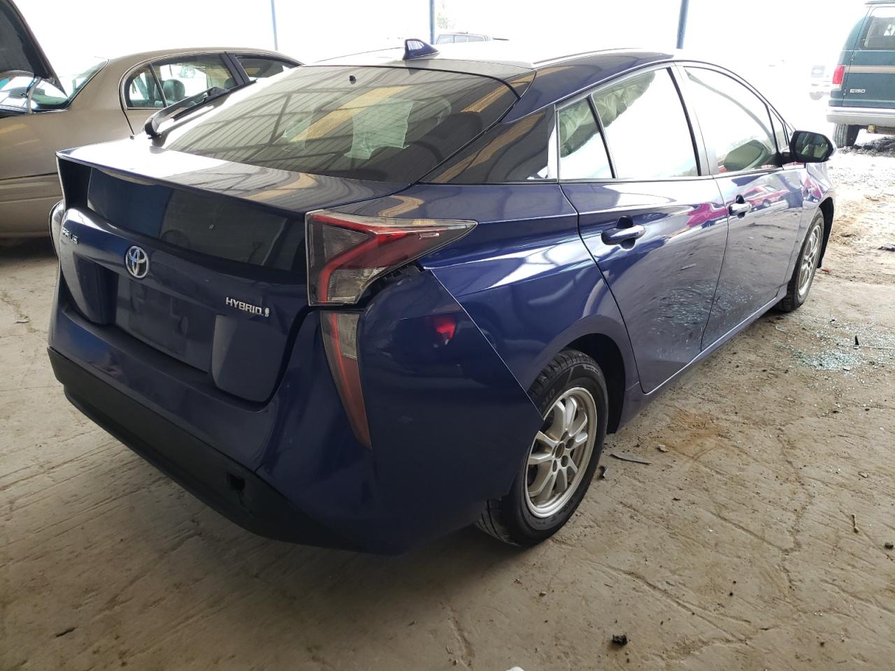 Photo 4 from auction – 2016 TOYOTA PRIUS with VIN JTDKARFU5G3522913