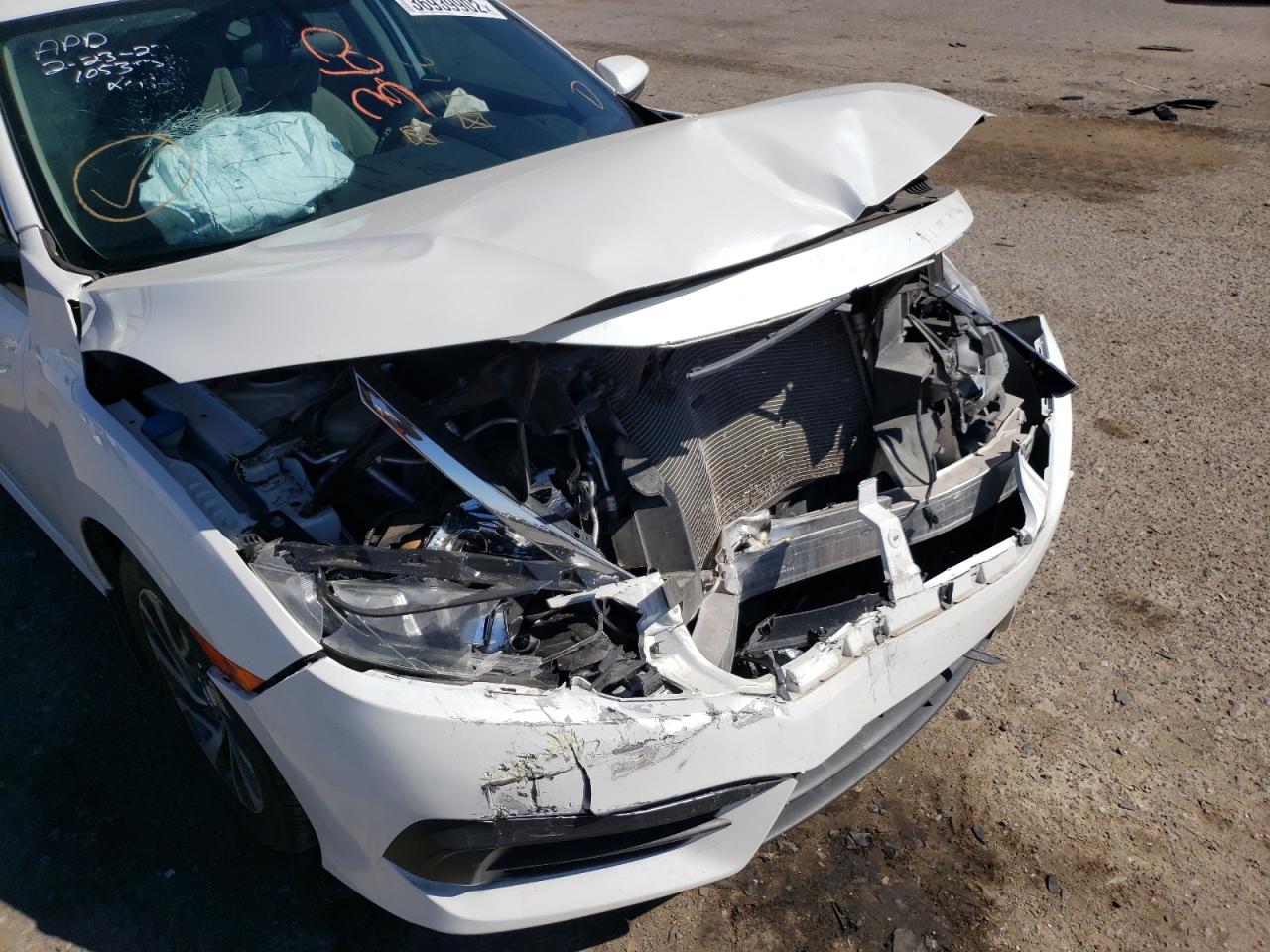 Photo 9 from auction – 2018 HONDA CIVIC EX with VIN 19XFC2F7XJE023084