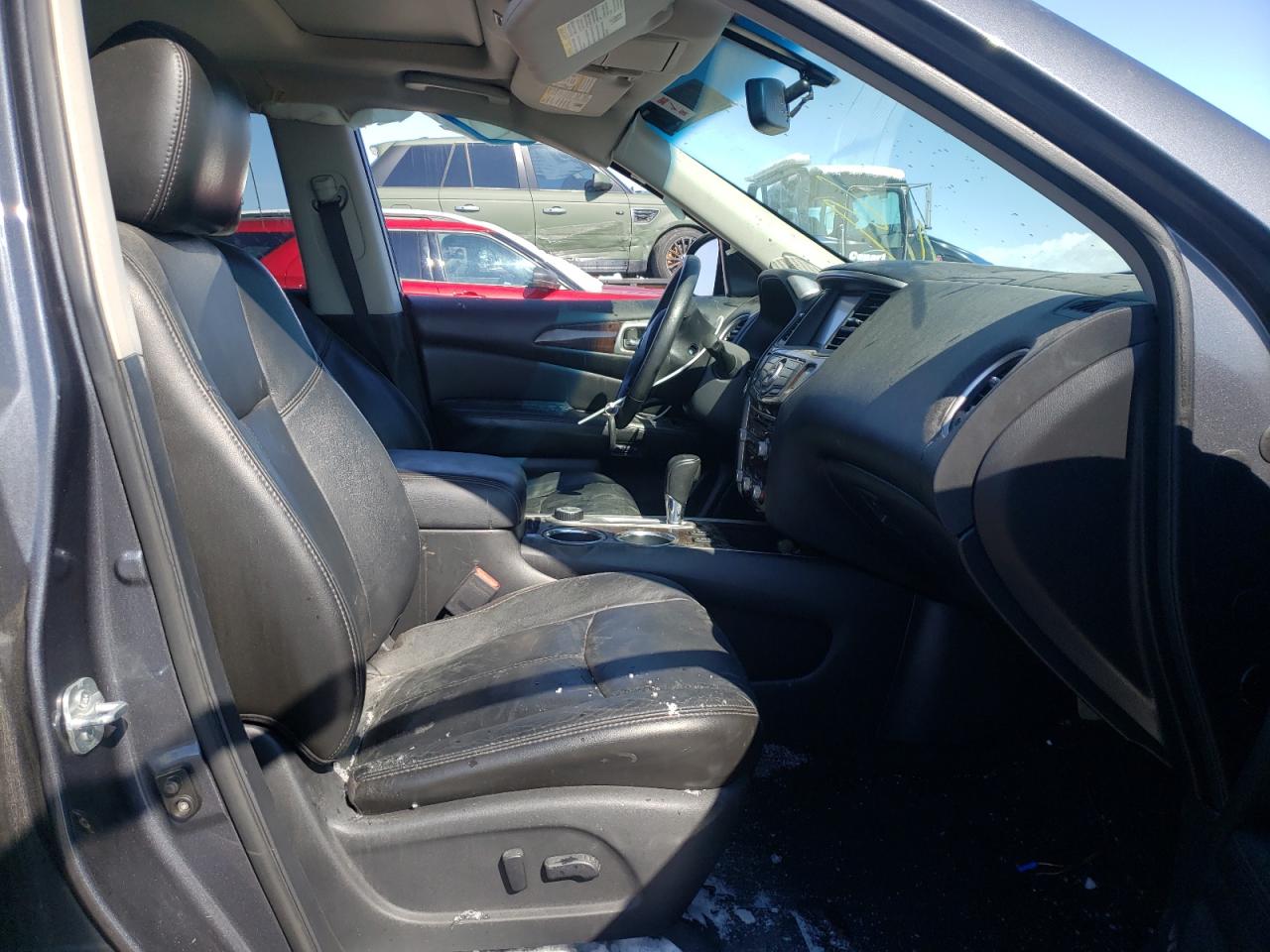 Photo 5 from auction – 2013 NISSAN PATHFINDER with VIN 5N1AR2MM0DC638705