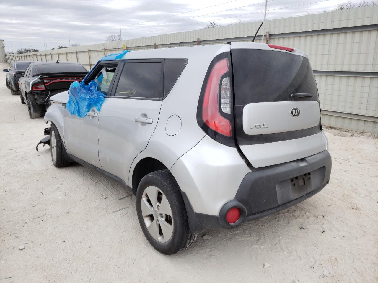 Photo 3 from auction – 2014 KIA SOUL with VIN KNDJN2A2XE7745273