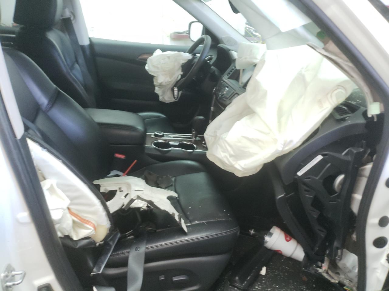 Photo 5 from auction – 2017 NISSAN PATHFINDER with VIN 5N1DR2MM0HC603343