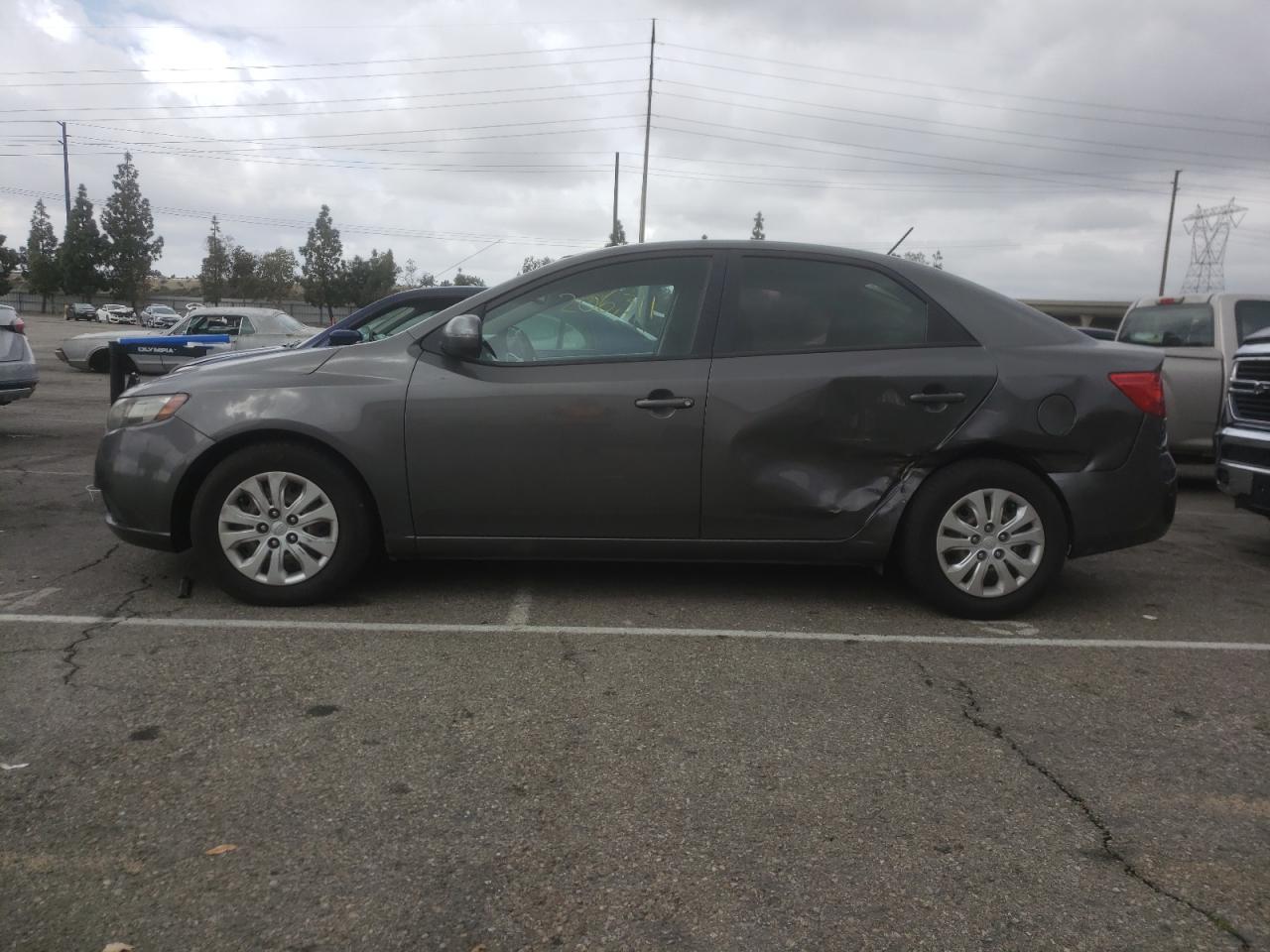 Zdjęcie 9 z aukcji – 2013 KIA FORTE EX z VIN KNAFU4A26D5736792