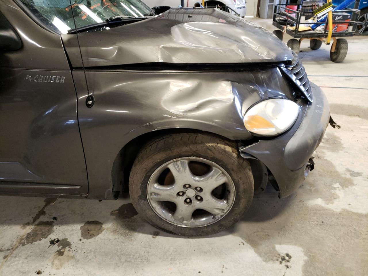 Photo 9 from auction – 2001 CHRYSLER PT CRUISER with VIN 3C8FY4BB31T570232