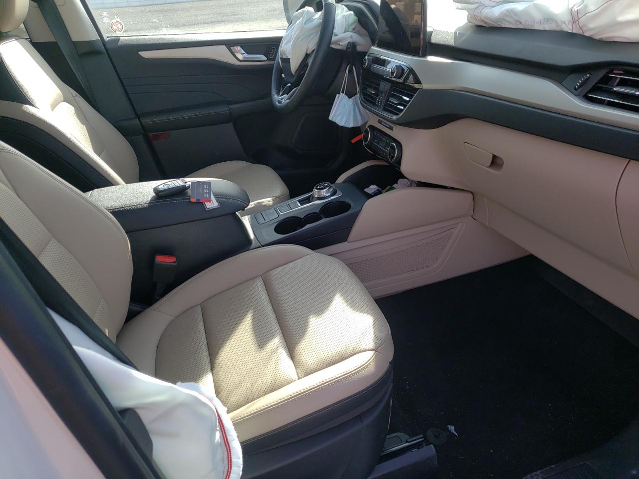 Photo 5 from auction – 2021 FORD ESCAPE SEL with VIN 1FMCU9H65MUA61286