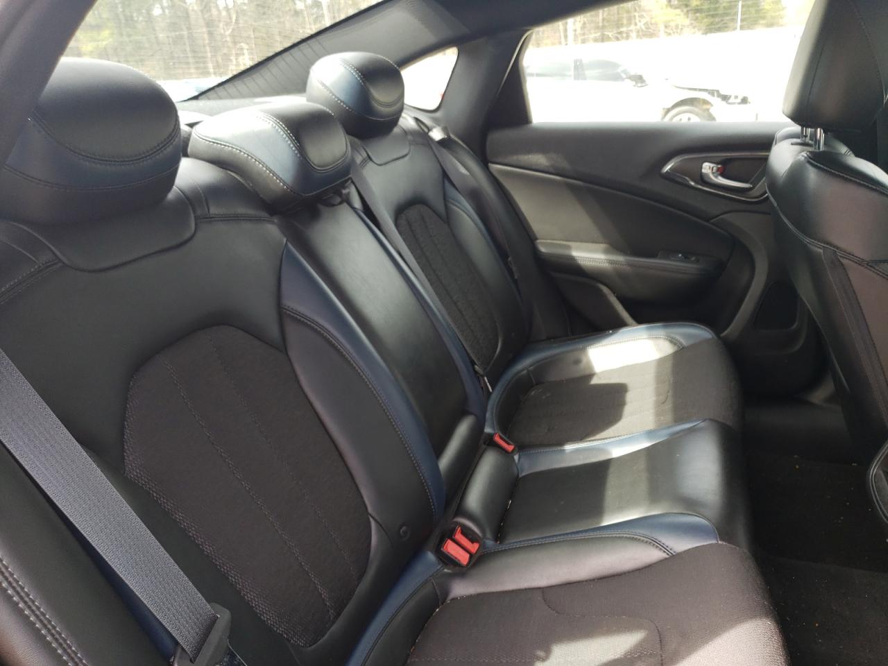 Photo 6 from auction – 2015 CHRYSLER 200 S with VIN 1C3CCCBB1FN522155