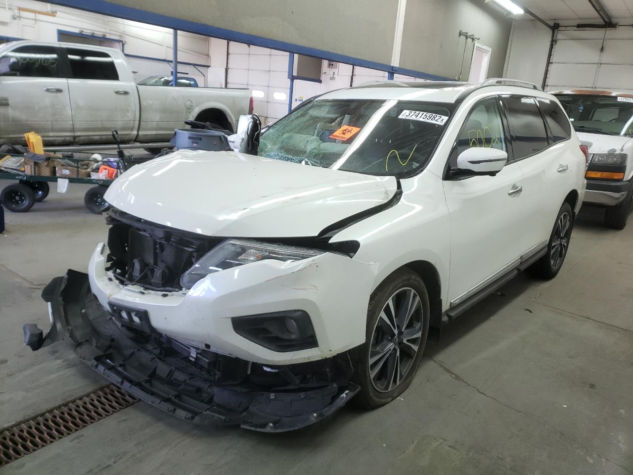 Photo 2 from auction – 2017 NISSAN PATHFINDER with VIN 5N1DR2MM0HC603343