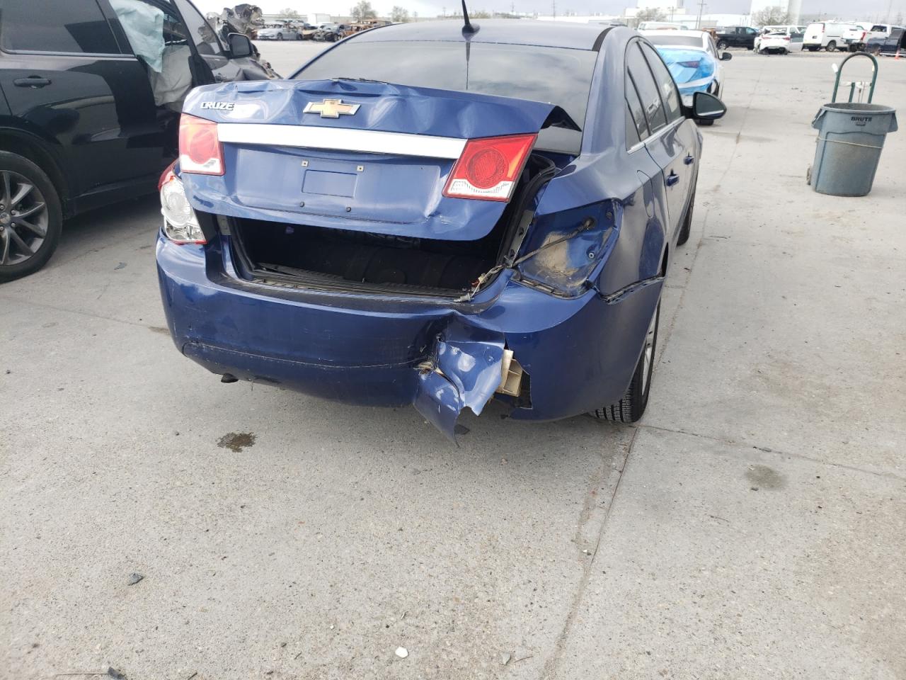 Photo 9 from auction – 2012 CHEVROLET CRUZE LS with VIN 1G1PC5SH3C7153532