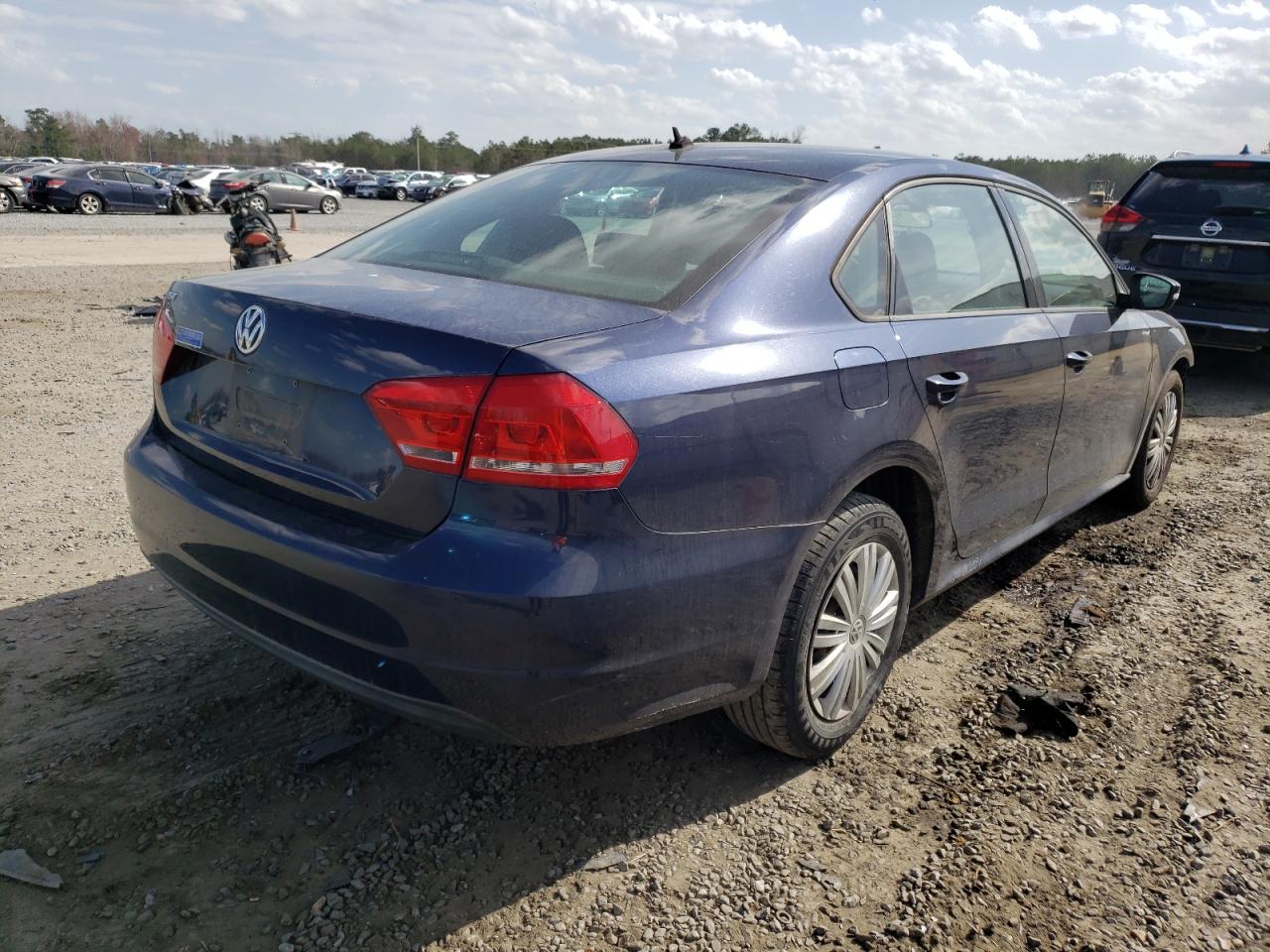 Photo 4 from auction – 2014 VOLKSWAGEN PASSAT with VIN 1VWAP7A38EC003085