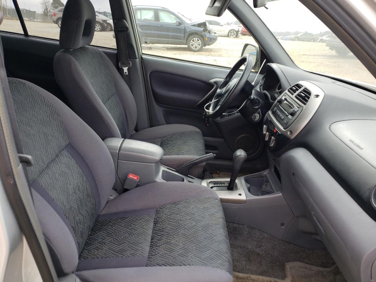 Photo 5 from auction – 2003 TOYOTA RAV4 with VIN JTEGH20V530090440
