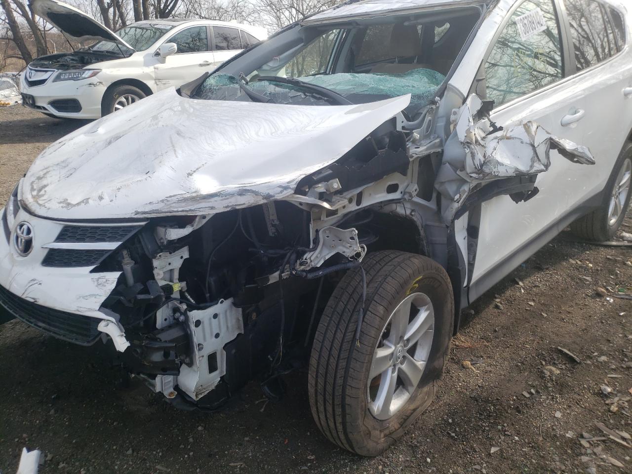 Photo 9 from auction – 2014 TOYOTA RAV4 XLE with VIN 2T3RFREV4EW170430