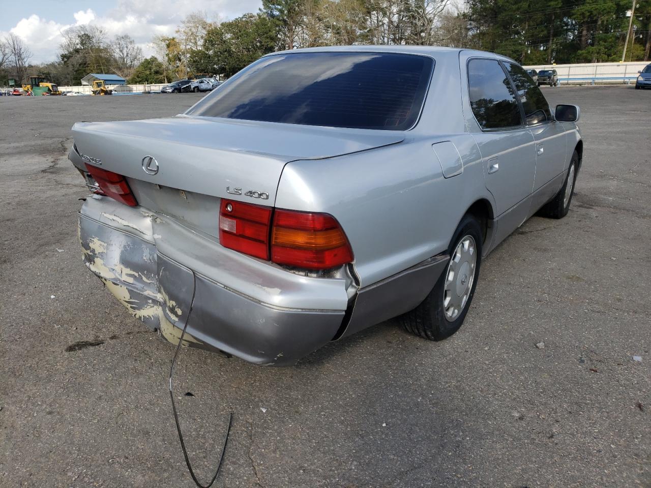 Photo 4 from auction – 1995 LEXUS LS 400 with VIN JT8UF22E1S0004161