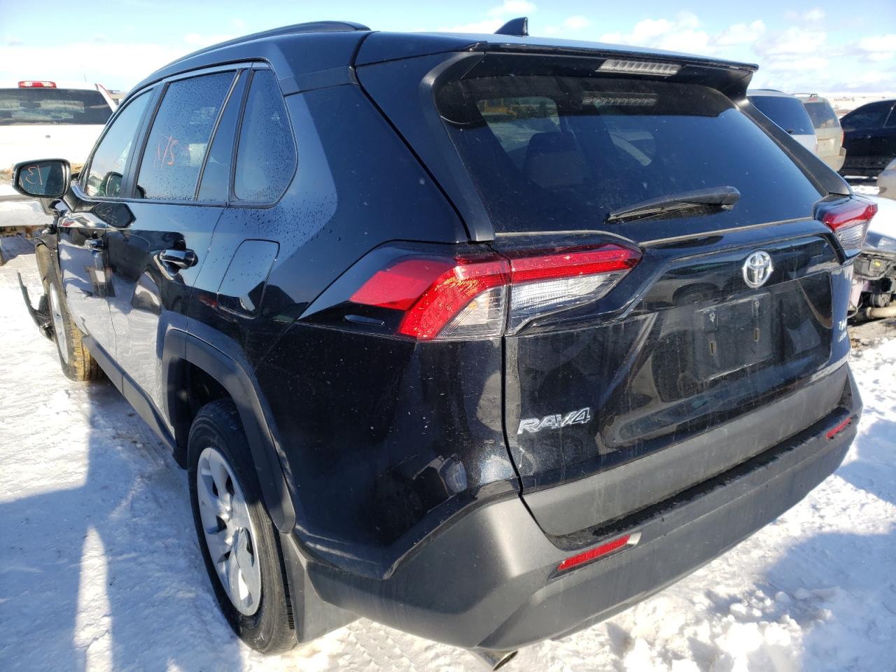 Photo 3 from auction – 2021 TOYOTA RAV4 LE with VIN 2T3B1RFVXMC187764