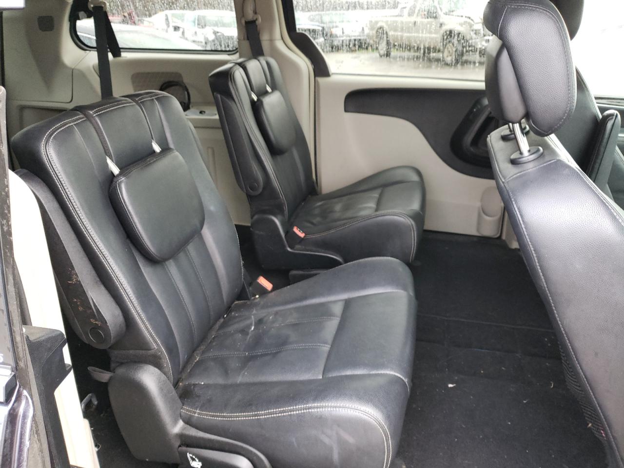Photo 6 from auction – 2014 CHRYSLER TOWN & COU with VIN 2C4RC1BG8ER314538