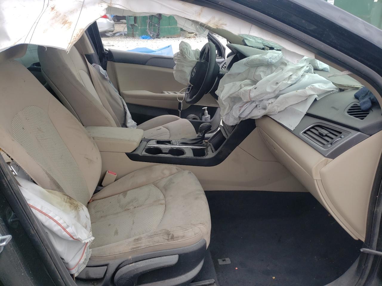 Photo 5 from auction – 2017 HYUNDAI SONATA SE with VIN 5NPE24AF6HH485351