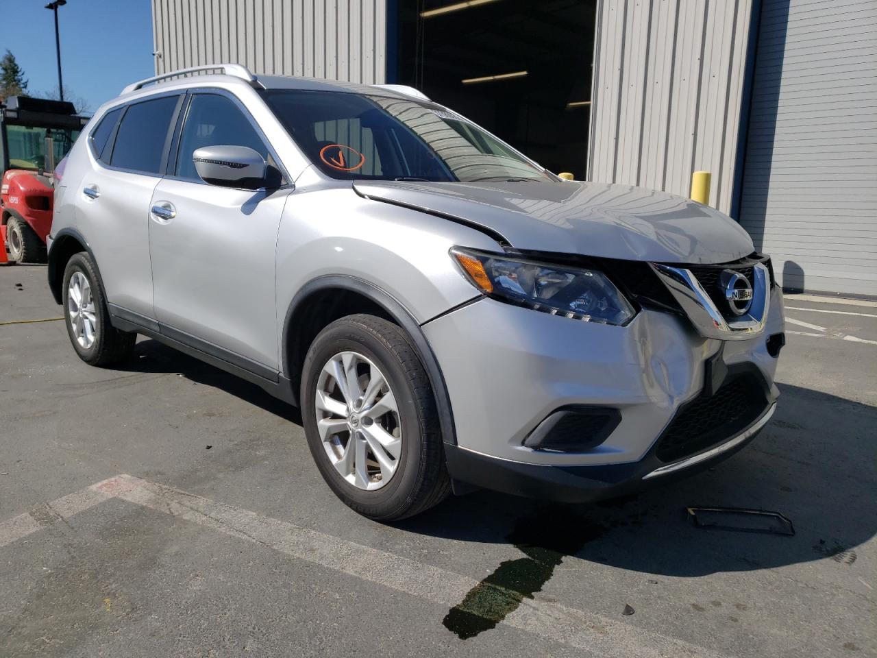 NISSAN ROGUE S 2016 with VIN JN8AT2MV0GW148674 - Photo from auction