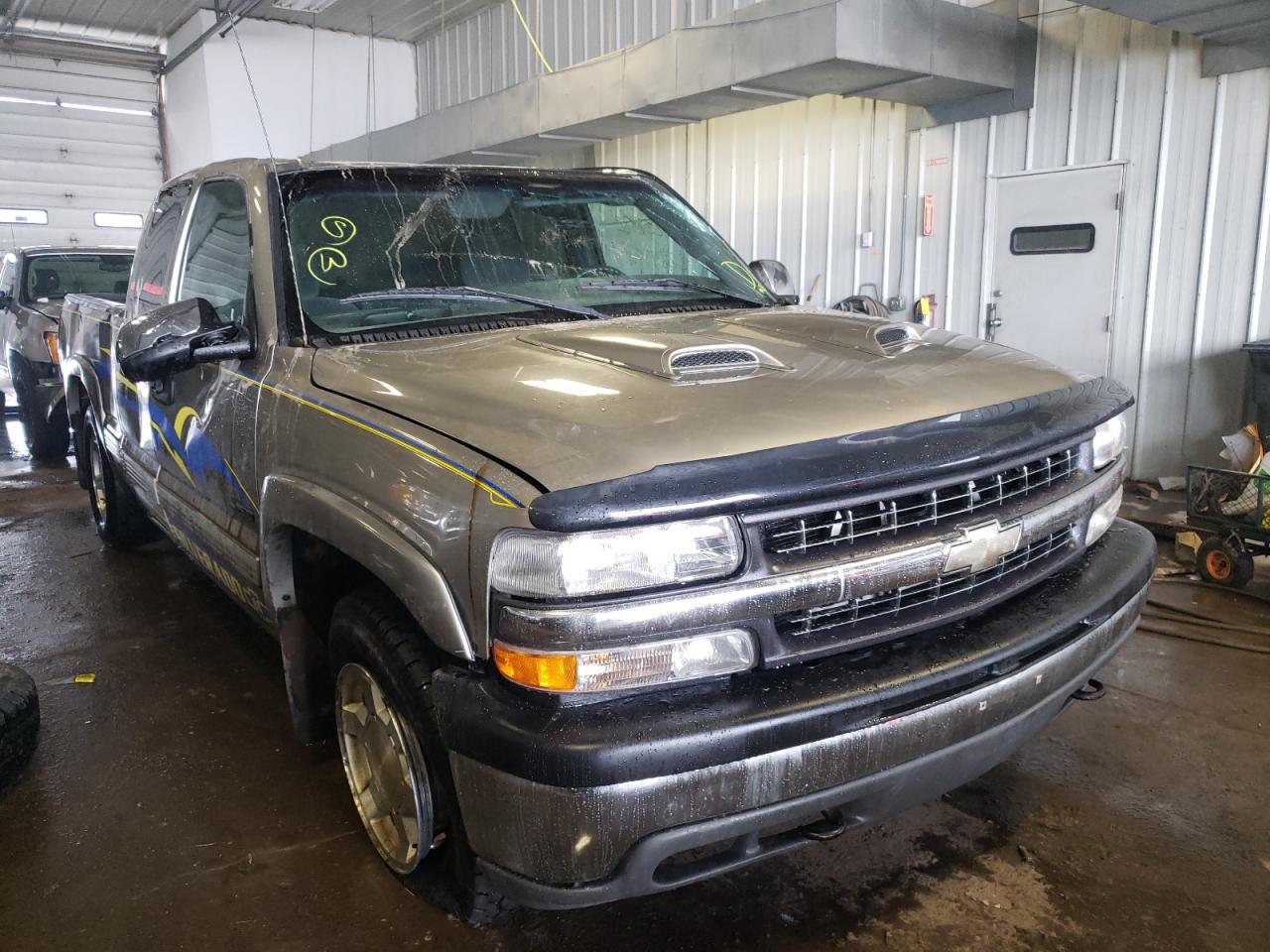 CHEVROLET silverado 2001 مع رقم تعريف المركبة 2GCEK19T711374369 - صورة من المزاد