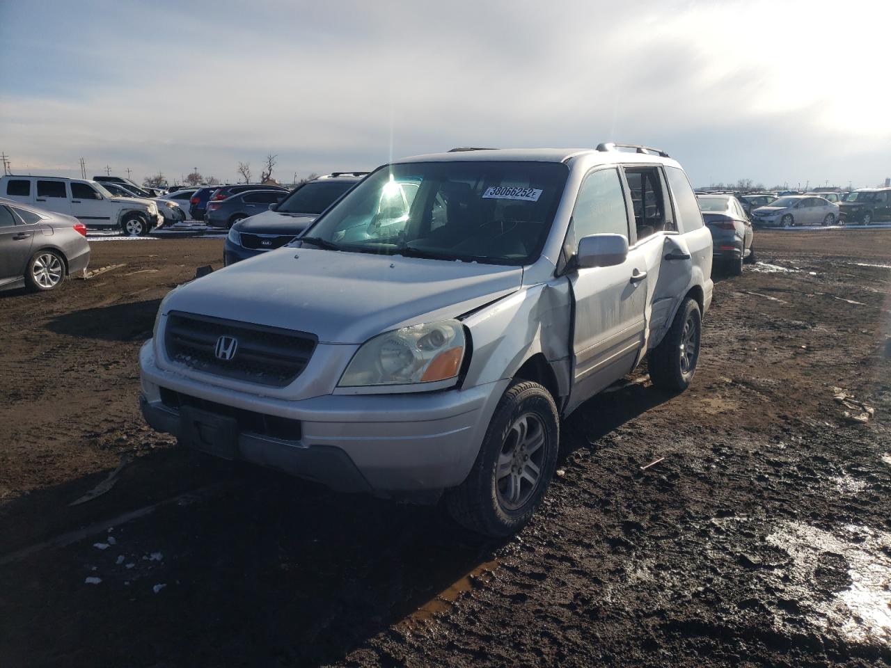 Photo 2 from auction – 2004 HONDA PILOT EX with VIN 2HKYF18434H530065