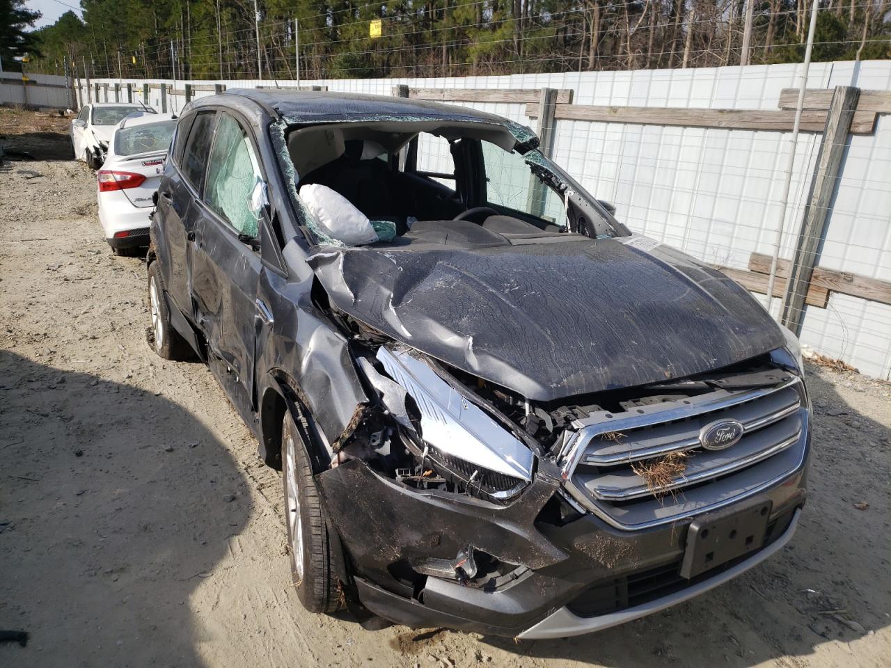 Photo 9 from auction – 2019 FORD ESCAPE SE with VIN 1FMCU9GD8KUB49536