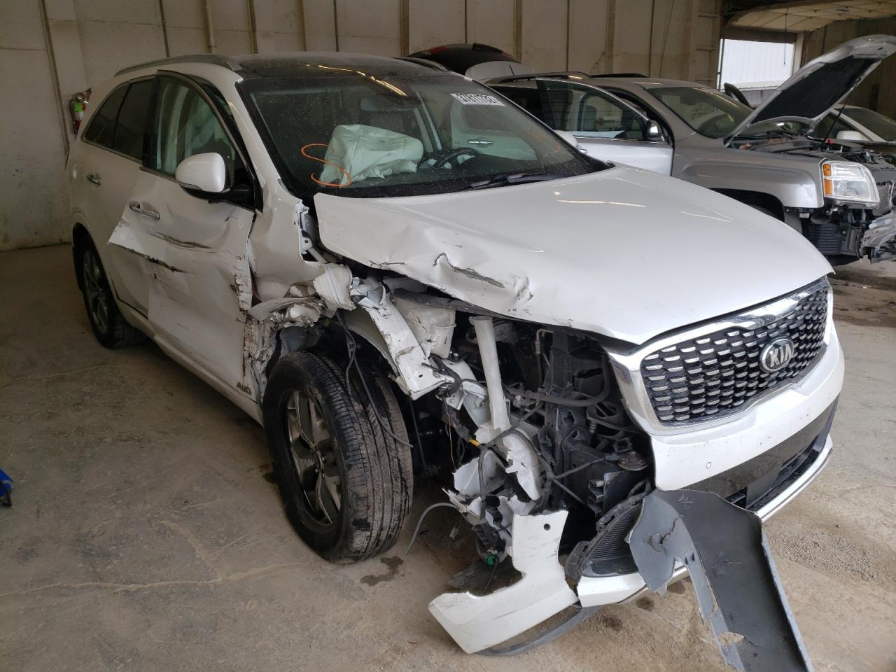 KIA SORENTO SX 2019 with VIN 5XYPKDA52KG512043 - Photo from auction
