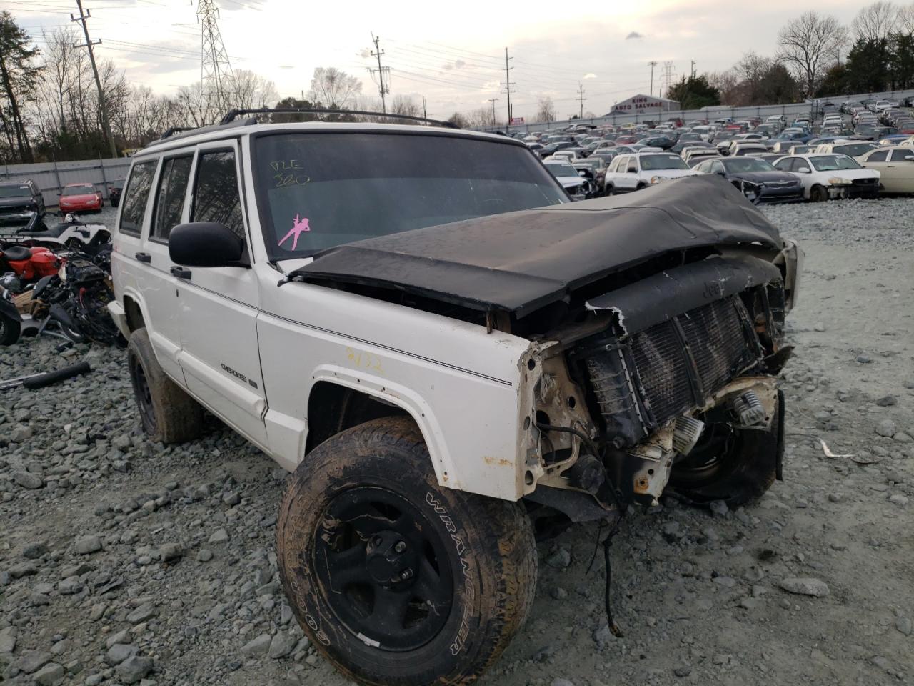 JEEP CHEROKEE L 1998 with VIN 1J4FJ78S5WL223903 - Photo from auction